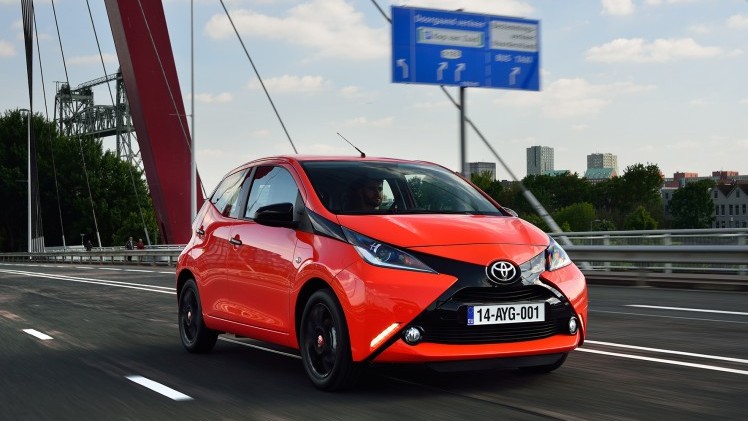 Autoverkopen februari 2015 gedomineerd door stadsauto's met de Kia Picanto aan kop.