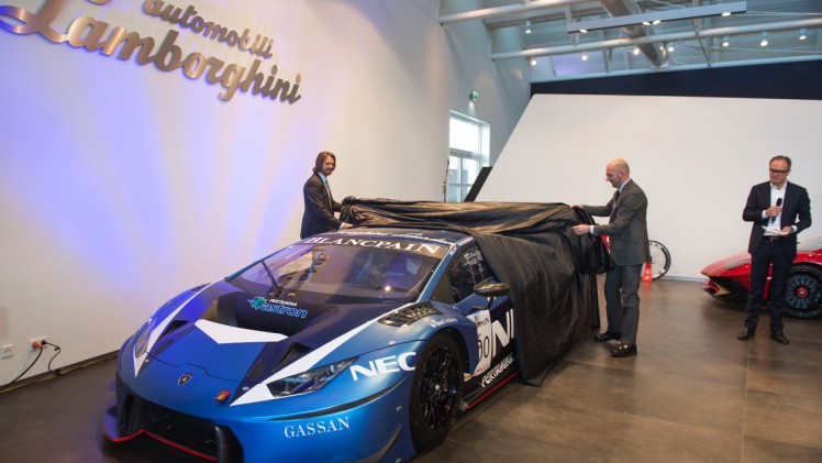 Het Koopmanshuis in Leusden vormt het vernieuwde epicentrum van drie prestigemerken: Bentley, Bugatti en Lamborghini. De drie merken vinden daar hun nieuwste showroom en belevingswereld voor klanten.