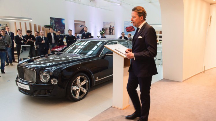 Het Koopmanshuis in Leusden vormt het vernieuwde epicentrum van drie prestigemerken: Bentley, Bugatti en Lamborghini. De drie merken vinden daar hun nieuwste showroom en belevingswereld voor klanten.