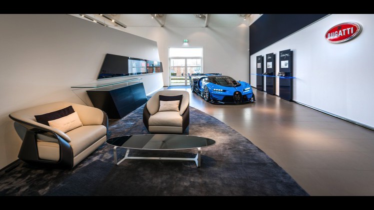 Het Koopmanshuis in Leusden vormt het vernieuwde epicentrum van drie prestigemerken: Bentley, Bugatti en Lamborghini. De drie merken vinden daar hun nieuwste showroom en belevingswereld voor klanten.