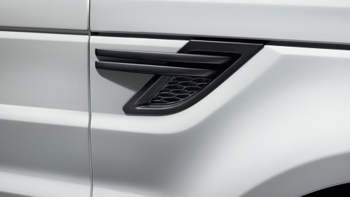 Range Rover komt met een Stealth Pack voor de Range Rover Sport. Het pakket debuteert volgende week op het Goodwood Festival of Speed en omvat een aantal specifieke in- en exterieurdetails in Satin