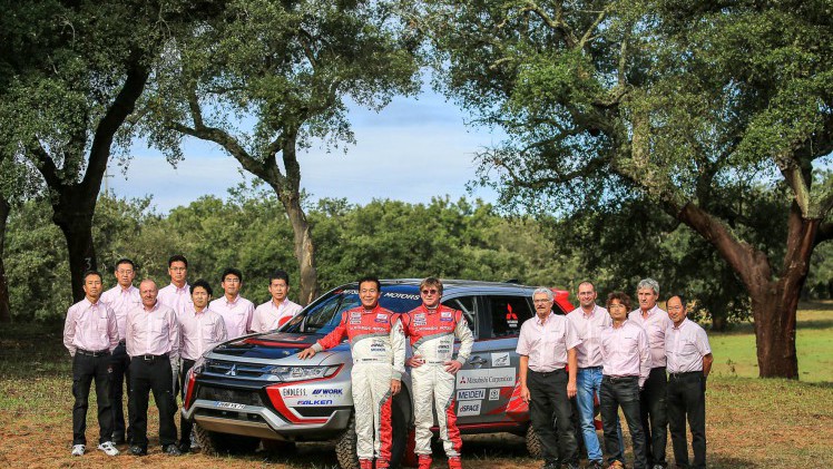 De Mitsubishi Outlander PHEV Racer nam deel aan Baja Portalegre 500 om te bewijzen dat plug-in hybride techniek ook onder zware omstandigheden zijn dienst bewijst.