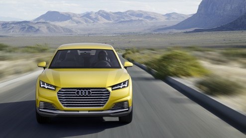 Audi TT offroad concept is een vierdeurs TT met SUV-trekjes en een plug-in hybride aandrijflijn. Bijzonder is dat de accu's inductief kunnen worden geladen. Presentatie in Peking.