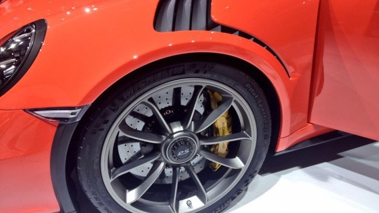 Porsche 911 GT3 RS is de meest pure sportauto voor dagelijks gebruik van Porsche, met 500 pk en veel racy details.