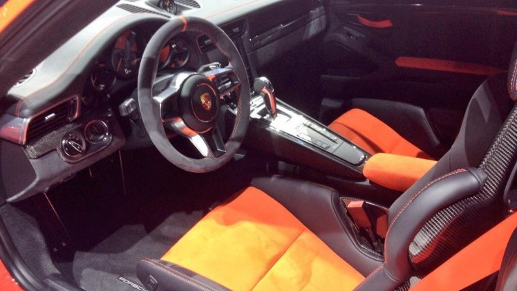 Porsche 911 GT3 RS is de meest pure sportauto voor dagelijks gebruik van Porsche, met 500 pk en veel racy details.
