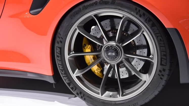Porsche 911 GT3 RS is de meest pure sportauto voor dagelijks gebruik van Porsche, met 500 pk en veel racy details.
