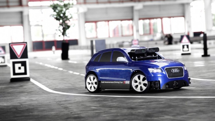 Audi organiseert Autonomous Driving Cup op 25 en 26 maart voor studententeams met een Audi Q5 op schaal 1:8. De beste zelfrijdende Q5 wordt beloond met 10.000 euro.