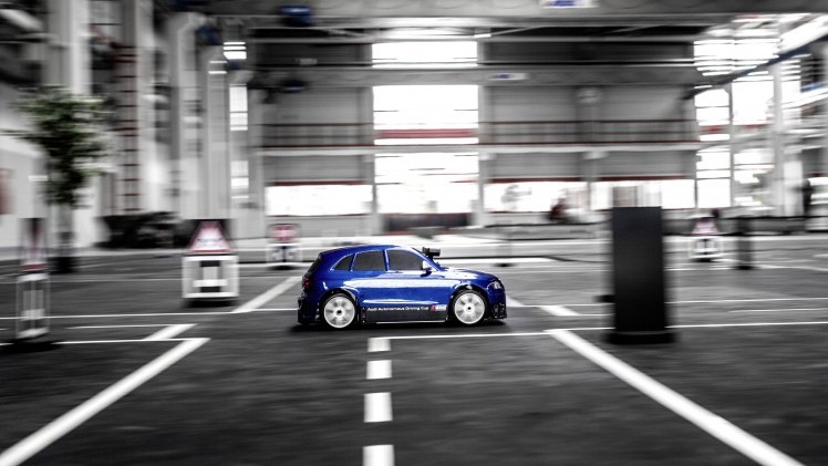 Audi organiseert Autonomous Driving Cup op 25 en 26 maart voor studententeams met een Audi Q5 op schaal 1:8. De beste zelfrijdende Q5 wordt beloond met 10.000 euro.