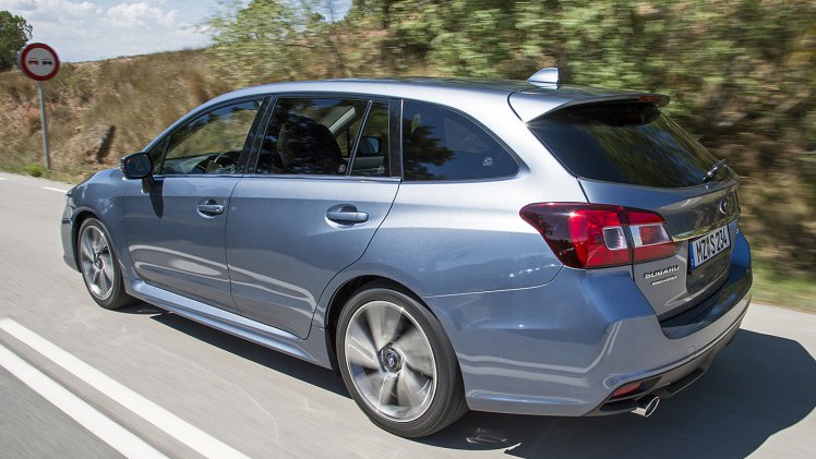 Eerste indruk met Subaru Levorg in Nederland. De nieuwe vierwielaangedreven stationwagon met 1.6 liter turboboxermotor maakt een goede indruk, maar...