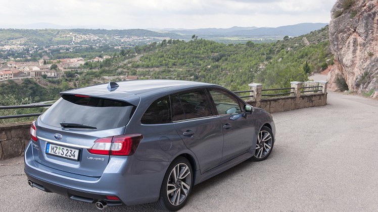 Eerste indruk met Subaru Levorg in Nederland. De nieuwe vierwielaangedreven stationwagon met 1.6 liter turboboxermotor maakt een goede indruk, maar...