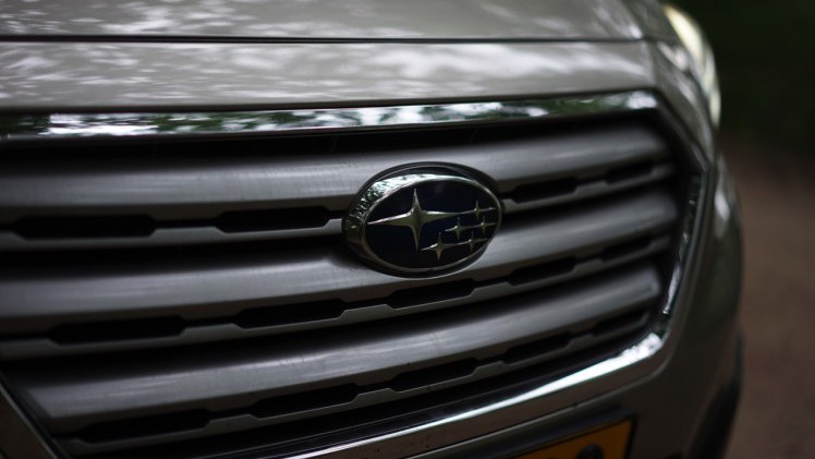 Autotest Subaru Outback 2015; Inmiddels zijn we aanbeland bij de vijfde generatie van de auto. Het recept bleef al die jaren hetzelfde, maar de nieuwe overtuigt behoorlijk.