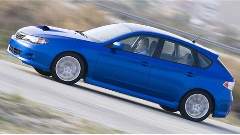 Er is weer lekkage. Iets of iemand heeft foto's op het net geplaatst van de nieuwe Subaru Impreza en het is heel iets anders geworden dan we gewend zijn.
