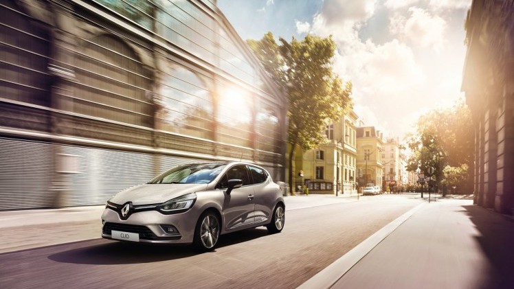 In de zomer van 2016 krijgt de Renault Clio IV een facelift. Bekijk hier de eerste beelden en lees de details.