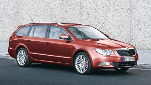 Skoda verrast ons vandaag met nieuw fotomateriaal van de nieuwe Skoda Superb. Dit beenruimtewonder maakt tijdens de Motorshow in Genve van dit jaar zijn opmars. Het motorenpalet is modern en breed op