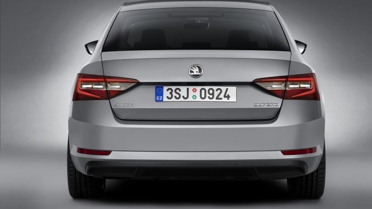 Nieuwe Skoda Superb primeur op AutoRAI. Prijzen vanaf 27.790 euro en vanaf 25 juni bij de Nederlandse dealers.