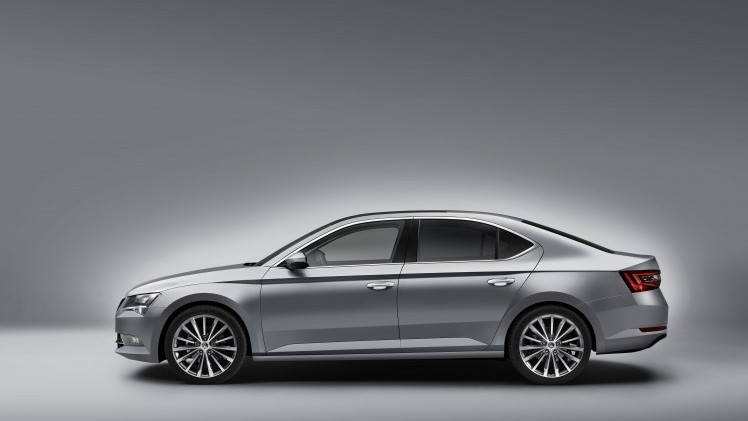 Nieuwe Skoda Superb primeur op AutoRAI. Prijzen vanaf 27.790 euro en vanaf 25 juni bij de Nederlandse dealers.