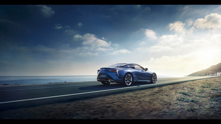 Lexus ontwikkelde de LC 500 gran turismo met het DNA van de LFA supercar. De nieuwe LC 500 staat op het nieuwe GA-L platform en komt begin 2017 op de markt