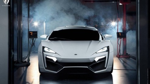 De Dubai Motor Show 2013 staat vol met supercars.