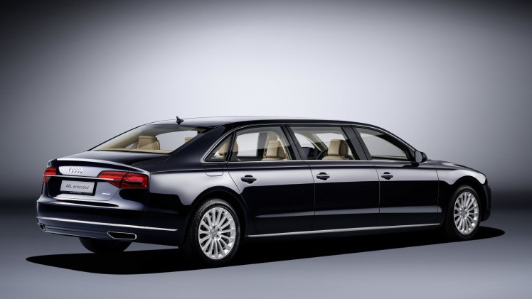 Audi A8L Extended doet bescheiden met zijn motorisering maar biedt wel alle ruimte, luxe en comfort aan zijn inzittenden.