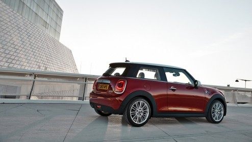 Nieuwe safety features en veiligheidssystemen voor nieuwe MINI.