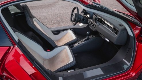 Vijf exemplaren Volkswagen XL1 naar Nederland. Inmiddels zijn de eerste twee in ons land gearriveerd.