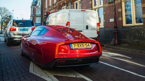 Vijf exemplaren Volkswagen XL1 naar Nederland. Inmiddels zijn de eerste twee in ons land gearriveerd.