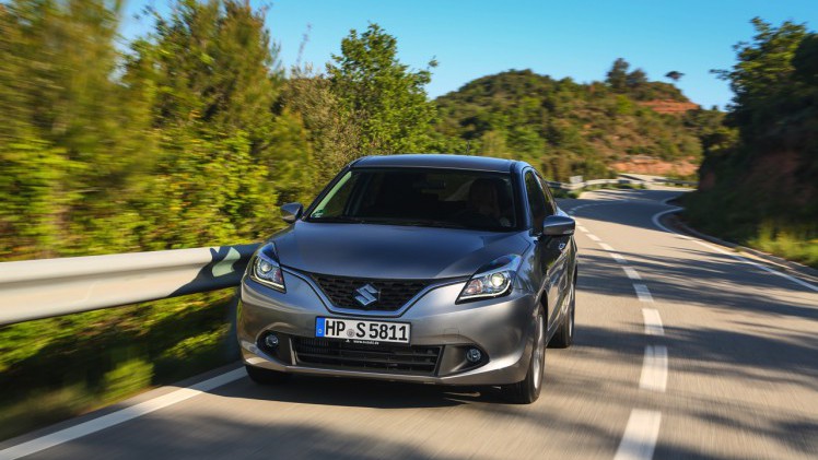 Autotest Suzuki Baleno. De Baleno is terug van weggeweest en ruimer, lichter en zuiniger dan ooit. Is dit de verkooptopper voor Suzuki in het B-segment? AutoVandaag test hem uit.