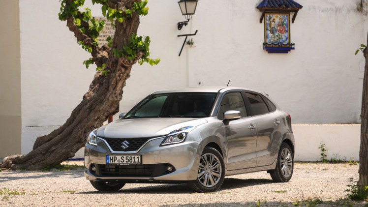 Autotest Suzuki Baleno. De Baleno is terug van weggeweest en ruimer, lichter en zuiniger dan ooit. Is dit de verkooptopper voor Suzuki in het B-segment? AutoVandaag test hem uit.
