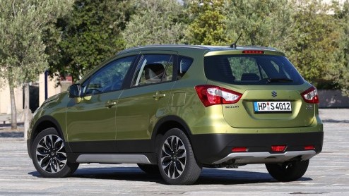 Suzuki heeft per direct de prijzen van de S-Cross diesel aangescherpt. De prijslijst begint voor de zestienhonderd DDiS-dieselmotor start voortaan bij 22.999 euro in plaats van 26.499 euro.