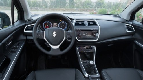Suzuki heeft per direct de prijzen van de S-Cross diesel aangescherpt. De prijslijst begint voor de zestienhonderd DDiS-dieselmotor start voortaan bij 22.999 euro in plaats van 26.499 euro.