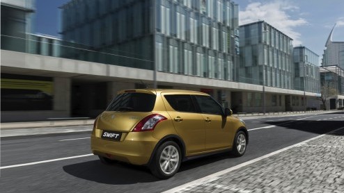 Autotest nieuwe Suzuki Swift facelift met 1.2 VVT DualJet benzinemotor, die de Swift aan een lager brandstofverbruik en 20% bijtelling helpt.