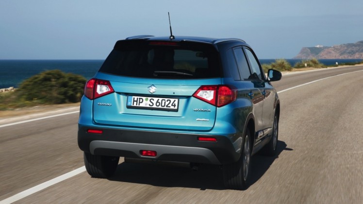 Autotest Suzuki Vitara, de compacte SUV die met een stoer uiterlijk en zuinige 1.6 benzine en 1.6 liter diesels zich midden in het strijdveld begeeft.