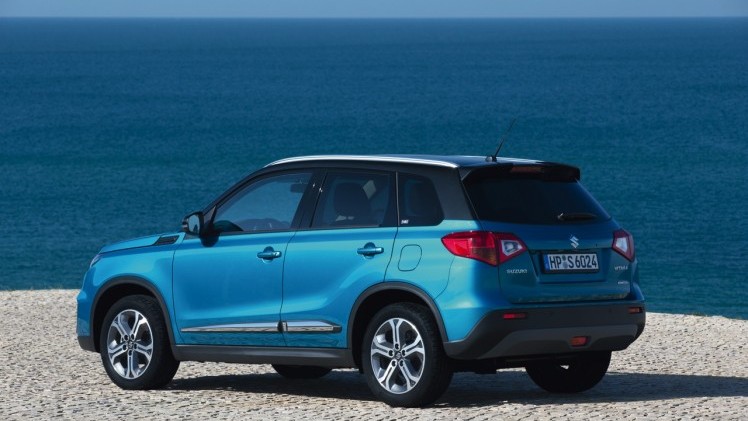 Autotest Suzuki Vitara, de compacte SUV die met een stoer uiterlijk en zuinige 1.6 benzine en 1.6 liter diesels zich midden in het strijdveld begeeft.