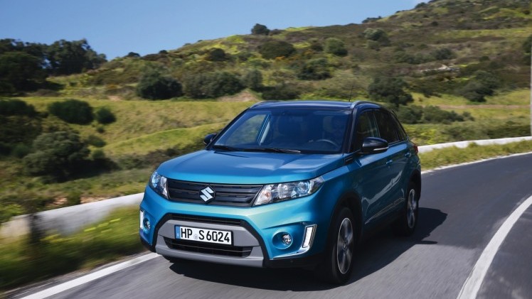 Autotest Suzuki Vitara, de compacte SUV die met een stoer uiterlijk en zuinige 1.6 benzine en 1.6 liter diesels zich midden in het strijdveld begeeft.