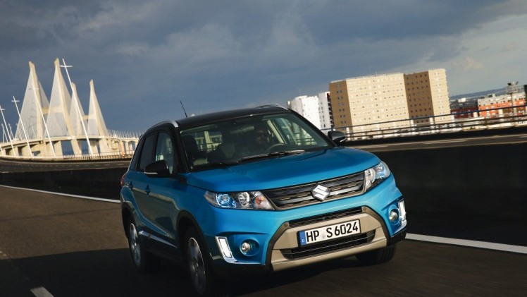 Autotest Suzuki Vitara, de compacte SUV die met een stoer uiterlijk en zuinige 1.6 benzine en 1.6 liter diesels zich midden in het strijdveld begeeft.