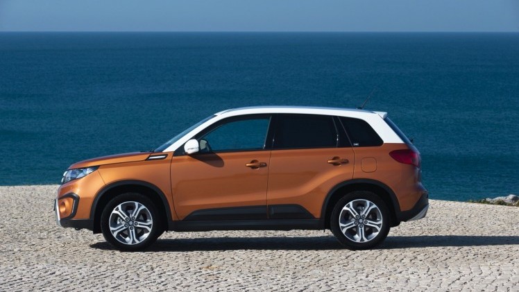 Autotest Suzuki Vitara, de compacte SUV die met een stoer uiterlijk en zuinige 1.6 benzine en 1.6 liter diesels zich midden in het strijdveld begeeft.