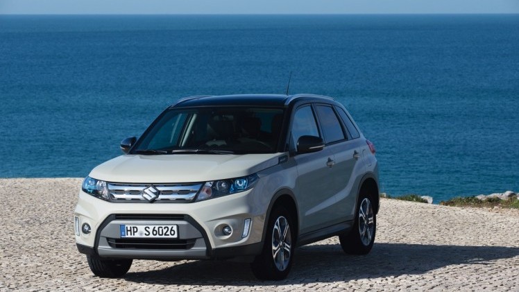 Autotest Suzuki Vitara, de compacte SUV die met een stoer uiterlijk en zuinige 1.6 benzine en 1.6 liter diesels zich midden in het strijdveld begeeft.