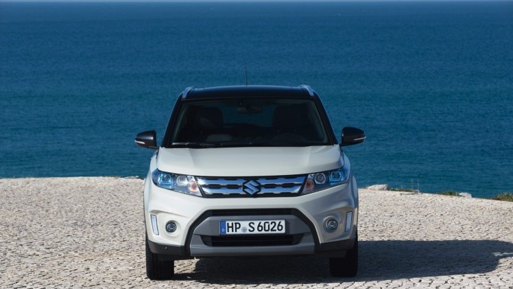 Autotest Suzuki Vitara, de compacte SUV die met een stoer uiterlijk en zuinige 1.6 benzine en 1.6 liter diesels zich midden in het strijdveld begeeft.