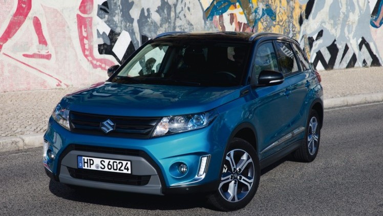 Autotest Suzuki Vitara, de compacte SUV die met een stoer uiterlijk en zuinige 1.6 benzine en 1.6 liter diesels zich midden in het strijdveld begeeft.