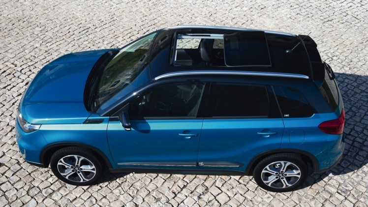 Autotest Suzuki Vitara, de compacte SUV die met een stoer uiterlijk en zuinige 1.6 benzine en 1.6 liter diesels zich midden in het strijdveld begeeft.