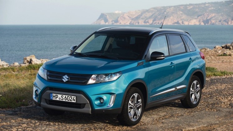 Autotest Suzuki Vitara, de compacte SUV die met een stoer uiterlijk en zuinige 1.6 benzine en 1.6 liter diesels zich midden in het strijdveld begeeft.