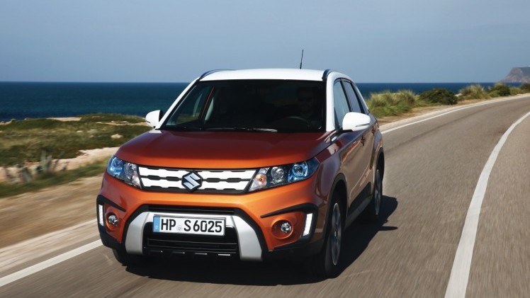 Autotest Suzuki Vitara, de compacte SUV die met een stoer uiterlijk en zuinige 1.6 benzine en 1.6 liter diesels zich midden in het strijdveld begeeft.