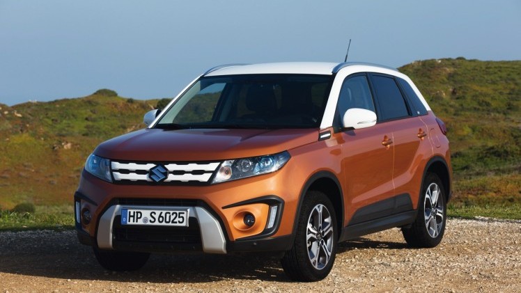 Autotest Suzuki Vitara, de compacte SUV die met een stoer uiterlijk en zuinige 1.6 benzine en 1.6 liter diesels zich midden in het strijdveld begeeft.