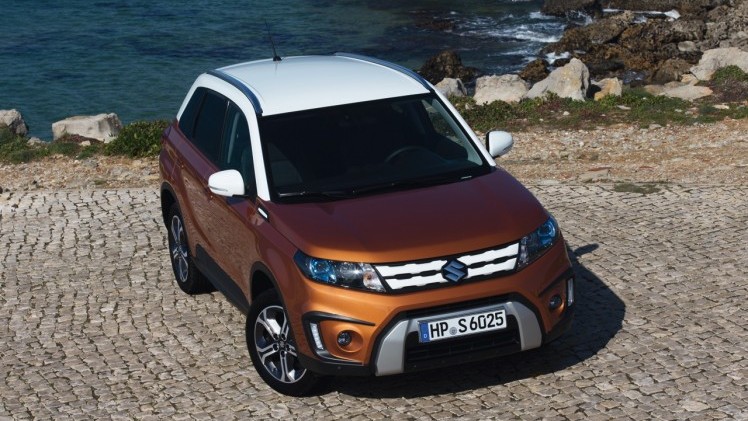 Autotest Suzuki Vitara, de compacte SUV die met een stoer uiterlijk en zuinige 1.6 benzine en 1.6 liter diesels zich midden in het strijdveld begeeft.