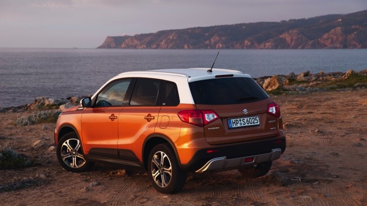 Autotest Suzuki Vitara, de compacte SUV die met een stoer uiterlijk en zuinige 1.6 benzine en 1.6 liter diesels zich midden in het strijdveld begeeft.