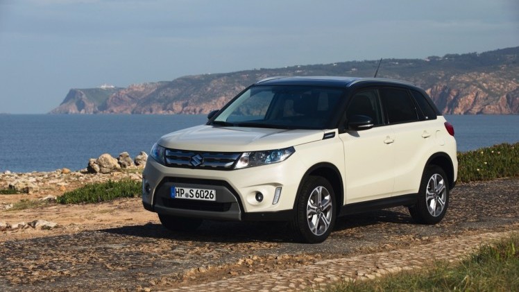Autotest Suzuki Vitara, de compacte SUV die met een stoer uiterlijk en zuinige 1.6 benzine en 1.6 liter diesels zich midden in het strijdveld begeeft.