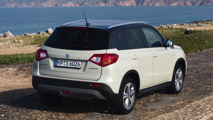 Autotest Suzuki Vitara, de compacte SUV die met een stoer uiterlijk en zuinige 1.6 benzine en 1.6 liter diesels zich midden in het strijdveld begeeft.