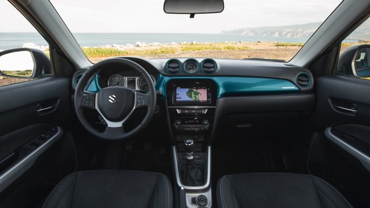 Autotest Suzuki Vitara, de compacte SUV die met een stoer uiterlijk en zuinige 1.6 benzine en 1.6 liter diesels zich midden in het strijdveld begeeft.