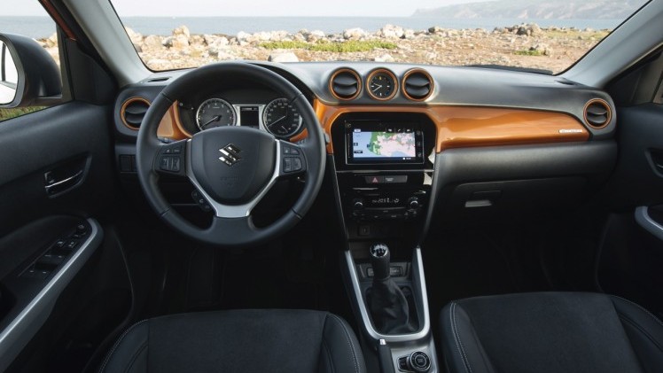 Autotest Suzuki Vitara, de compacte SUV die met een stoer uiterlijk en zuinige 1.6 benzine en 1.6 liter diesels zich midden in het strijdveld begeeft.