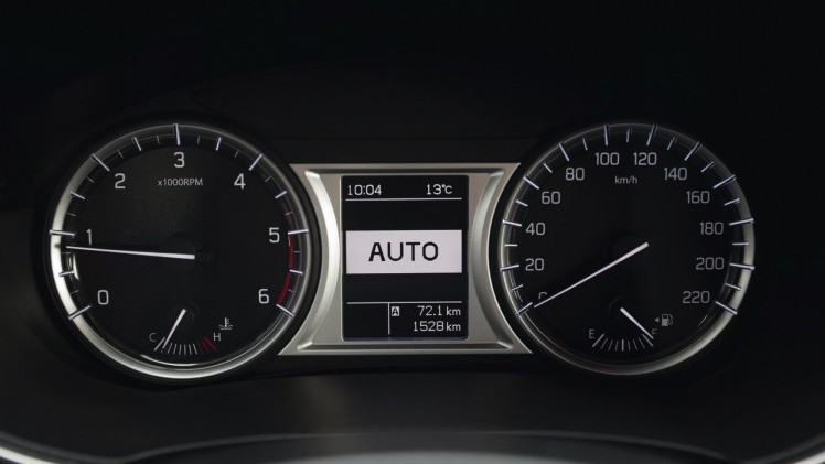Autotest Suzuki Vitara, de compacte SUV die met een stoer uiterlijk en zuinige 1.6 benzine en 1.6 liter diesels zich midden in het strijdveld begeeft.